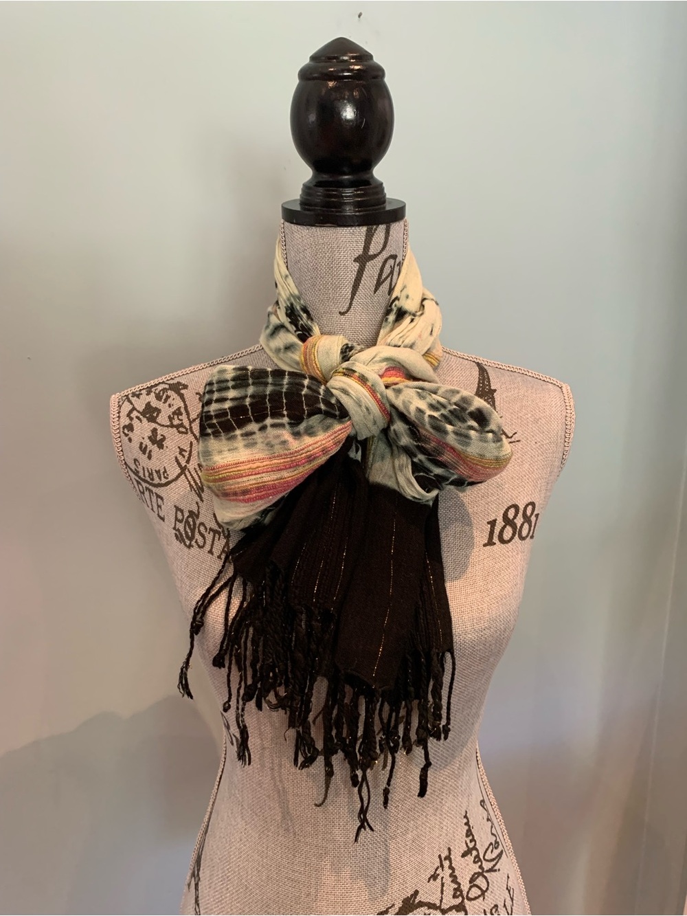 Source Unknown Multicolor Patterned Scarf with Black Fringe